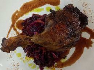65 Pulpa de rata confiata cu varza caramelizata