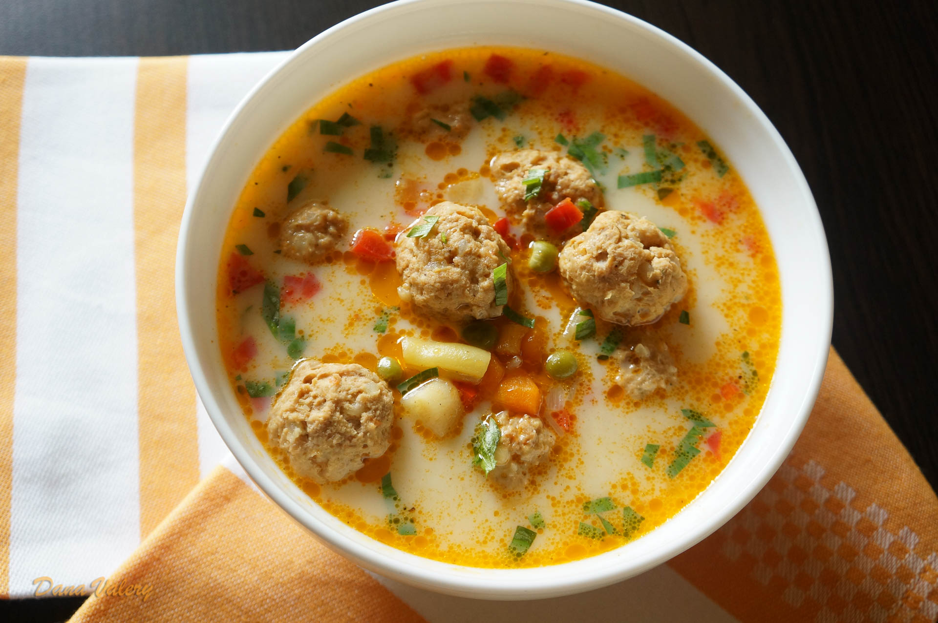 Ciorba de perișoare / Meatball soup